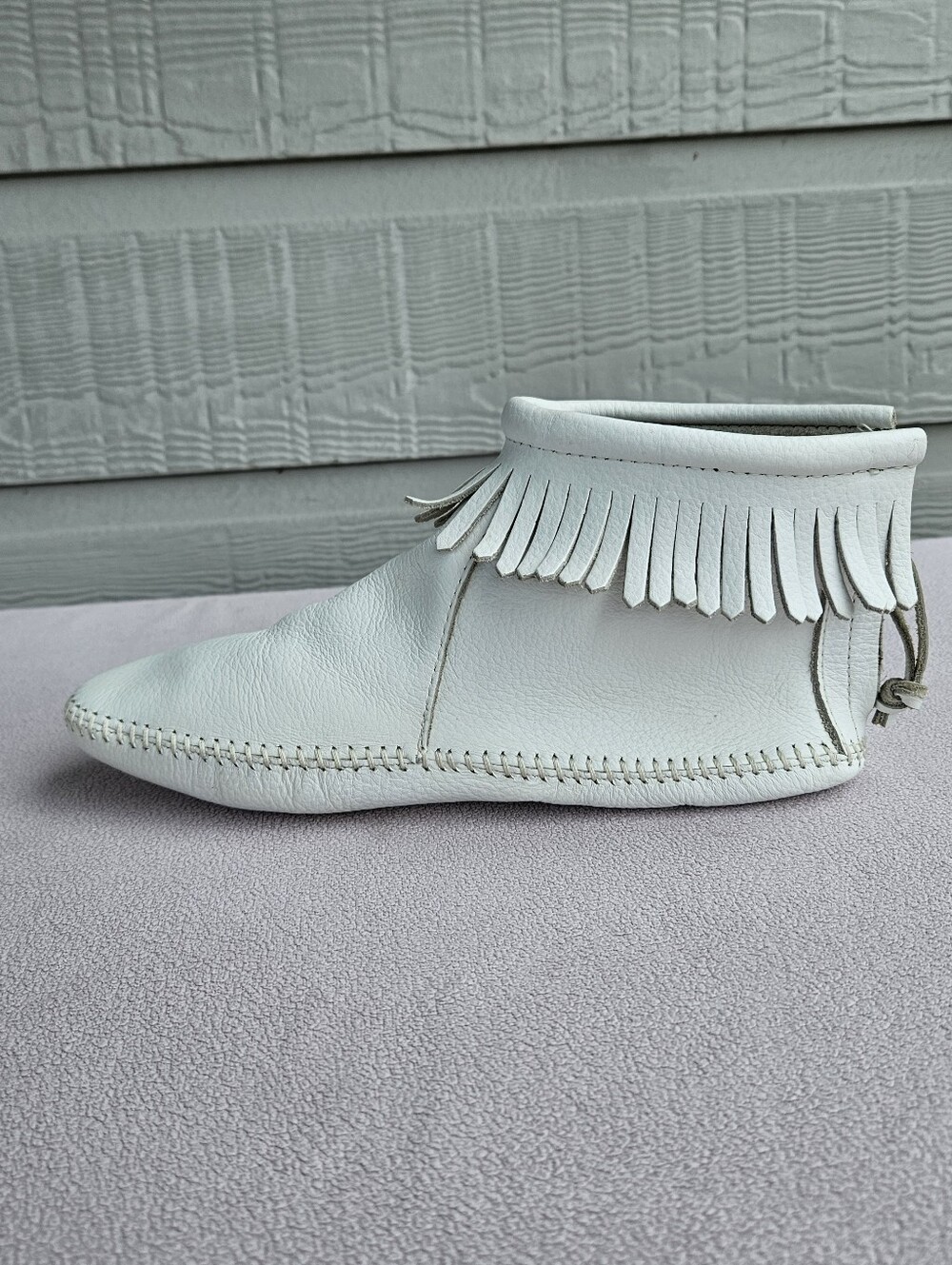 Vtg Minnetonka Moccasins Women SZ 10 White Fringe Ankle Boots USA Made Leather - Picture 5 of 12